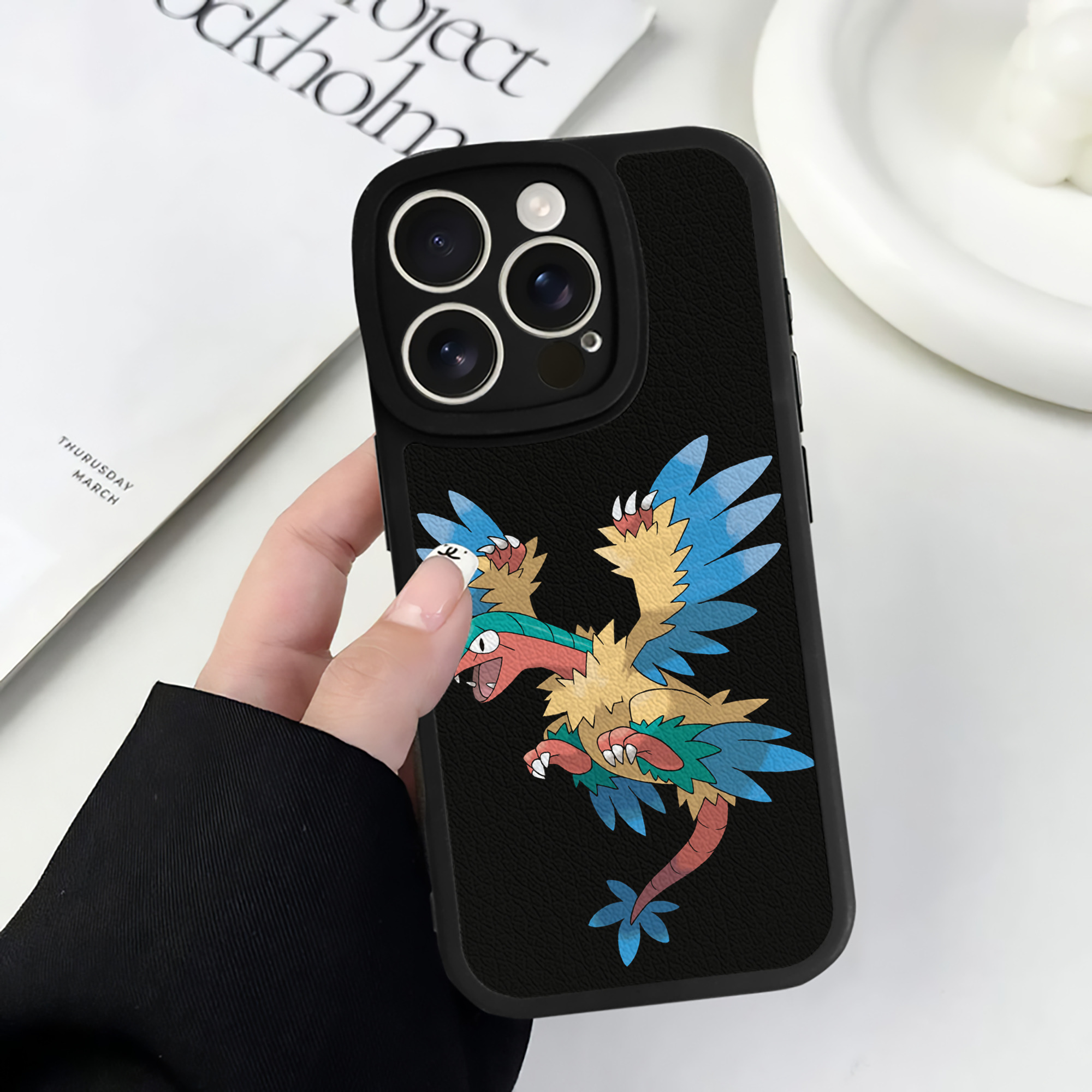 （画像用） ポケットモンスター Pokémon 【iPhone 16シリーズ対応】シリコンスマホケース（レザー調） 材質：シリコン